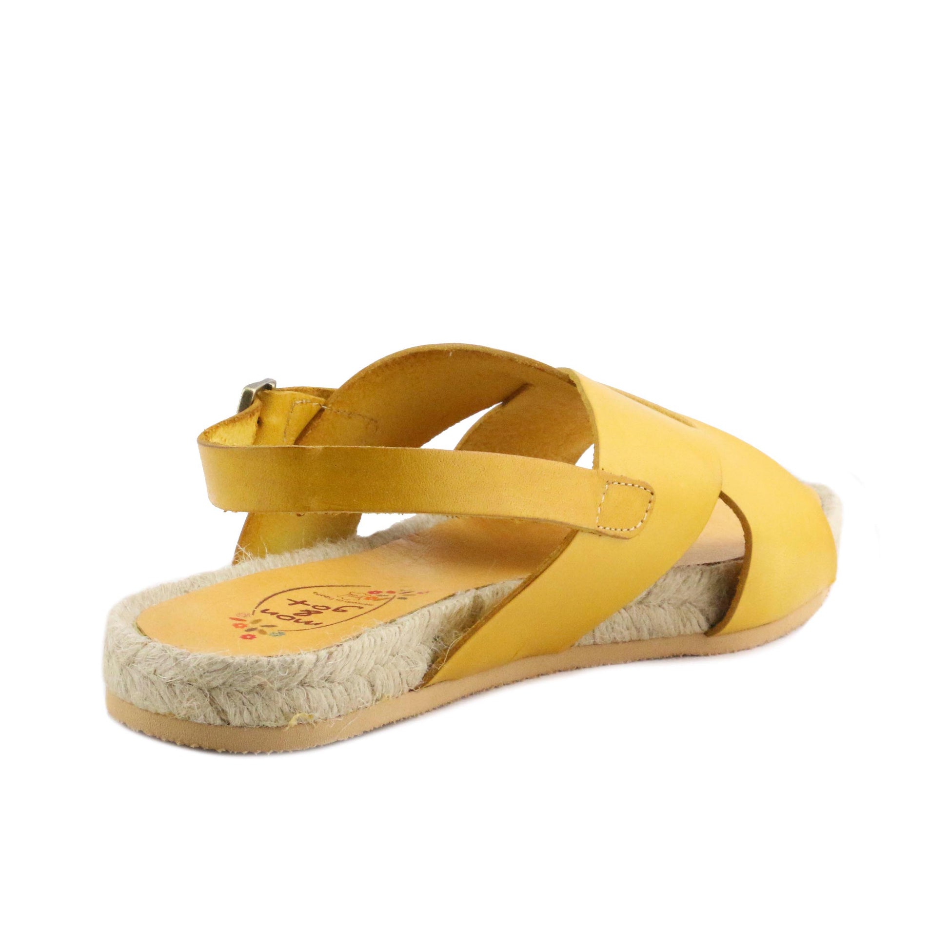 Sandalia plana mostaza con hebilla 1112 de Pepa & Cris - 1112-251-3.jpg