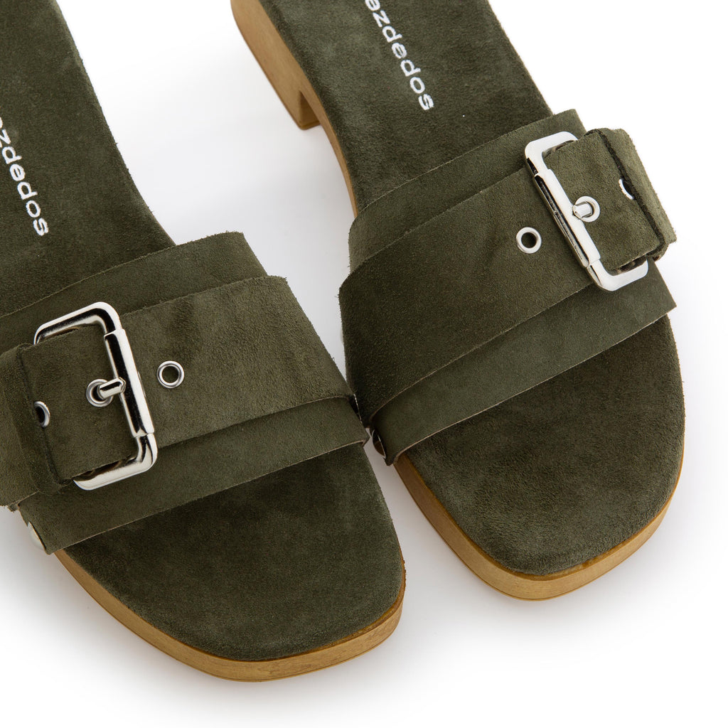 Zueco con tacón kaki con hebilla 7313 de Pepa & Cris - 7313-33-6.jpg