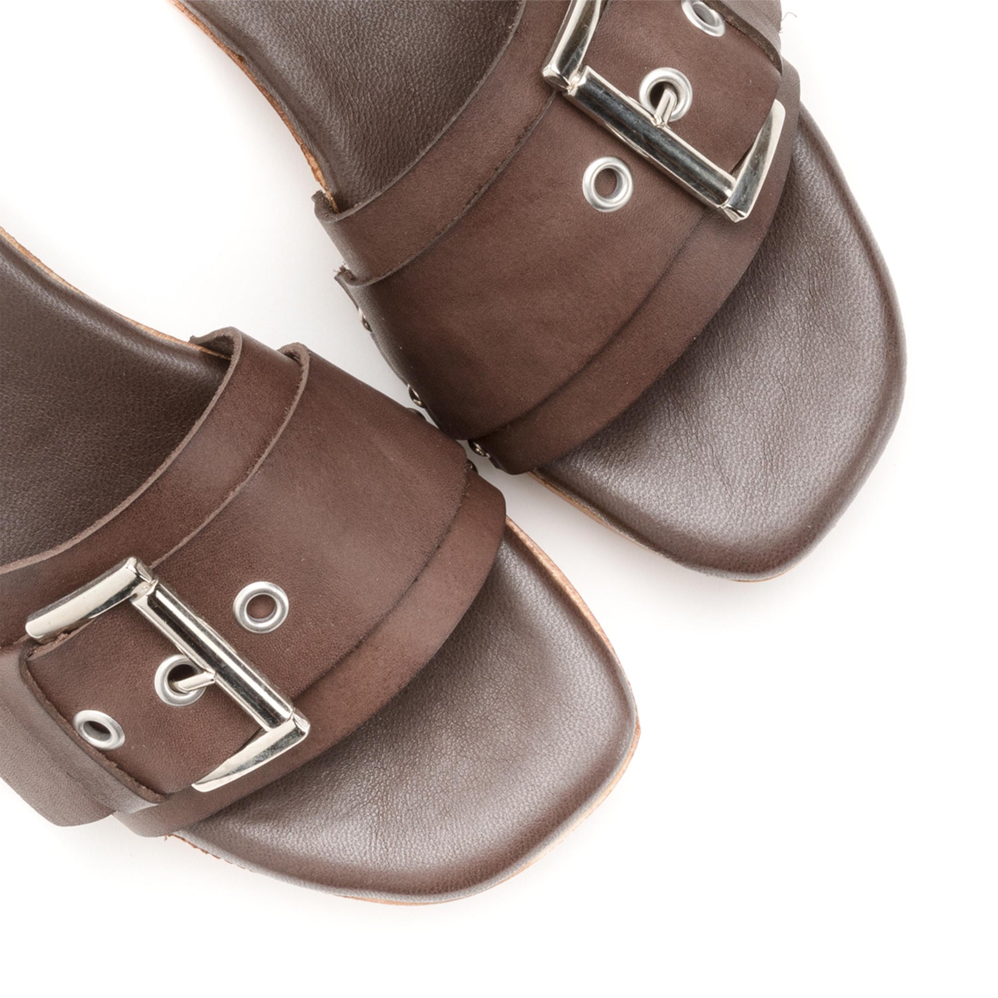 Zueco con tacón marrón con hebilla 7313 de Pepa & Cris - 7313-12-6.jpg