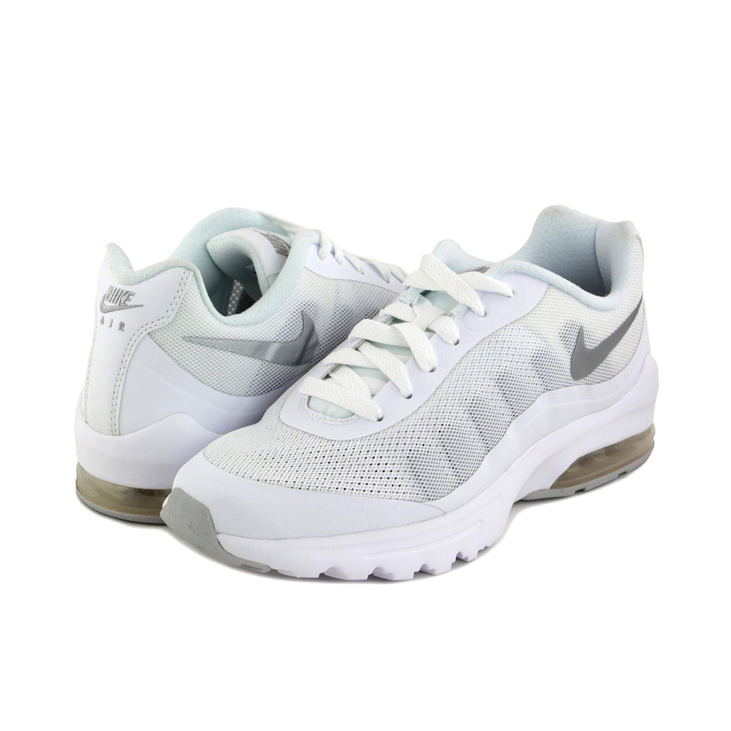 Deportiva blanco con cordón INVIGOR de Nike - INVIGOR-30-PLATA-2.jpg