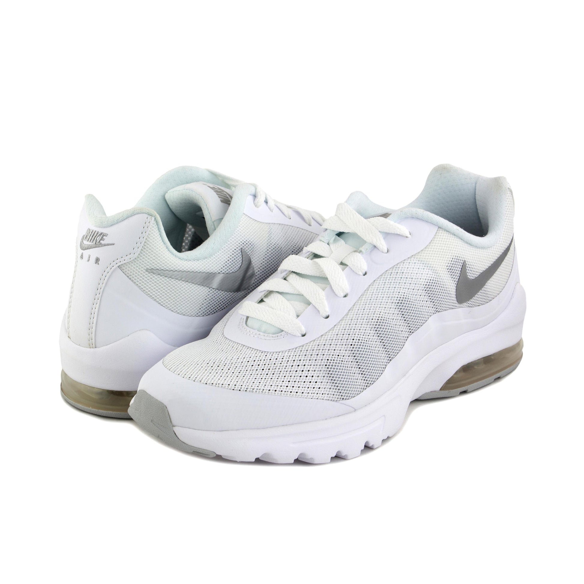 Deportiva blanco con cordón INVIGOR de Nike - INVIGOR-30-PLATA-2.jpg