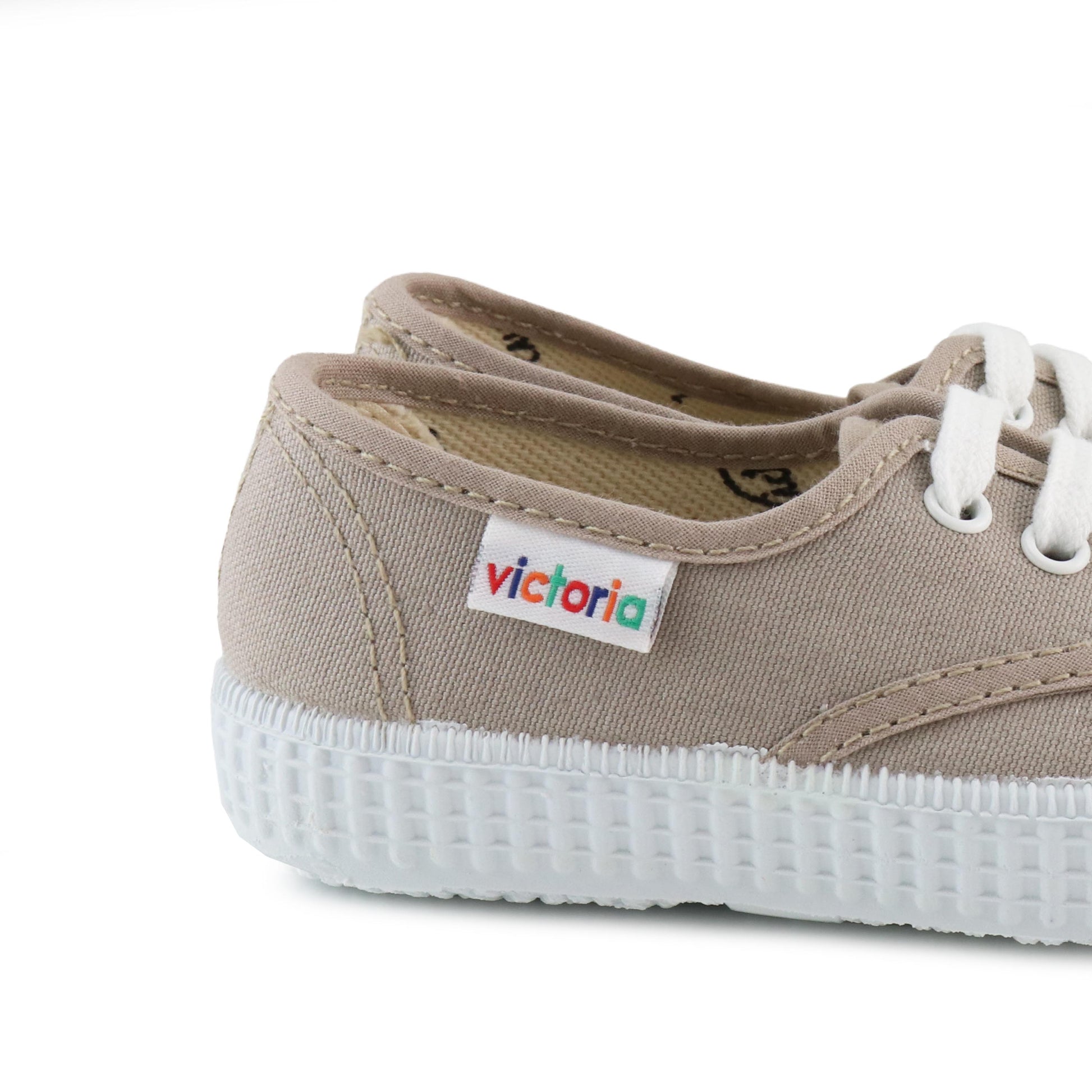 Zapatilla beige con cordón 6613 de Victoria - 6613-9-5.jpg