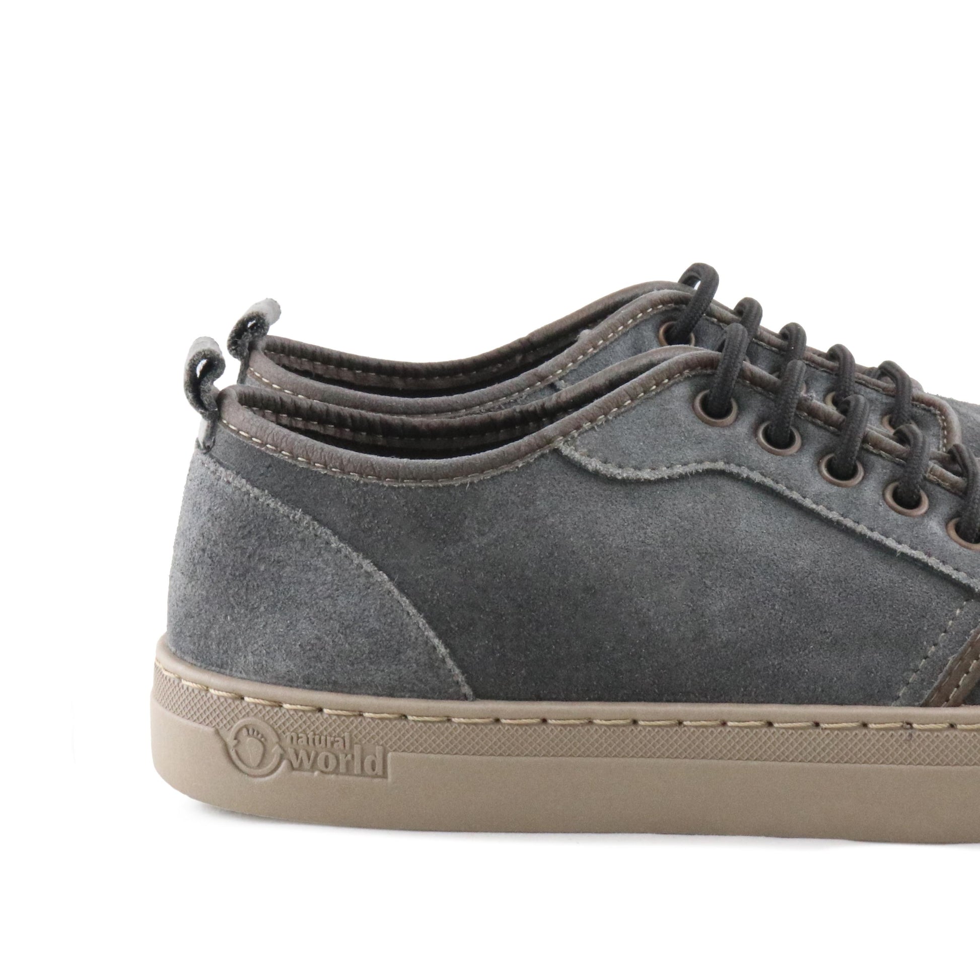 Zapatilla antracita con cordón 6761 Natural World - 6761-160-5.jpg