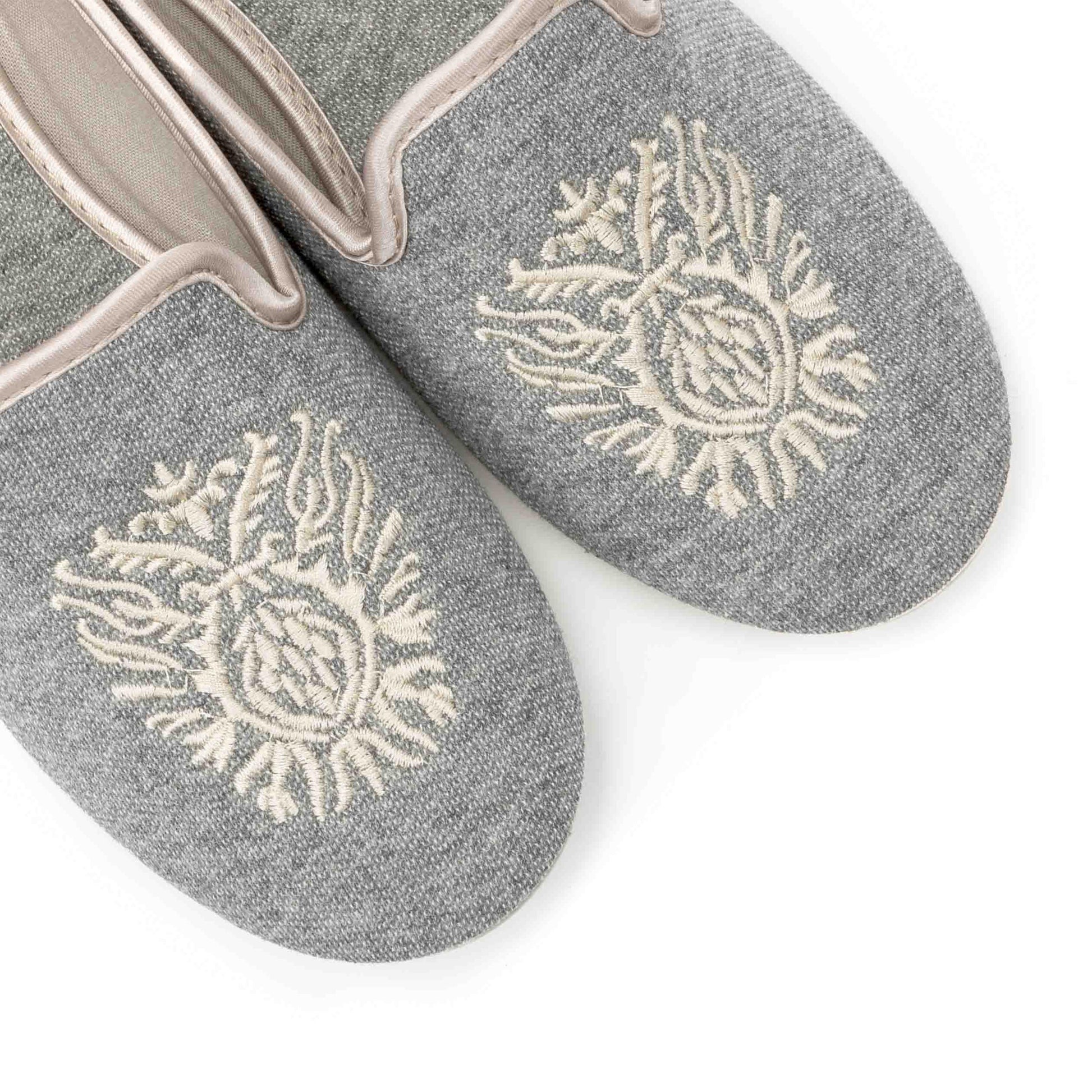 Zapatilla para casa cerrada gris 698025 de Norteñas - 698025-16-6.jpg