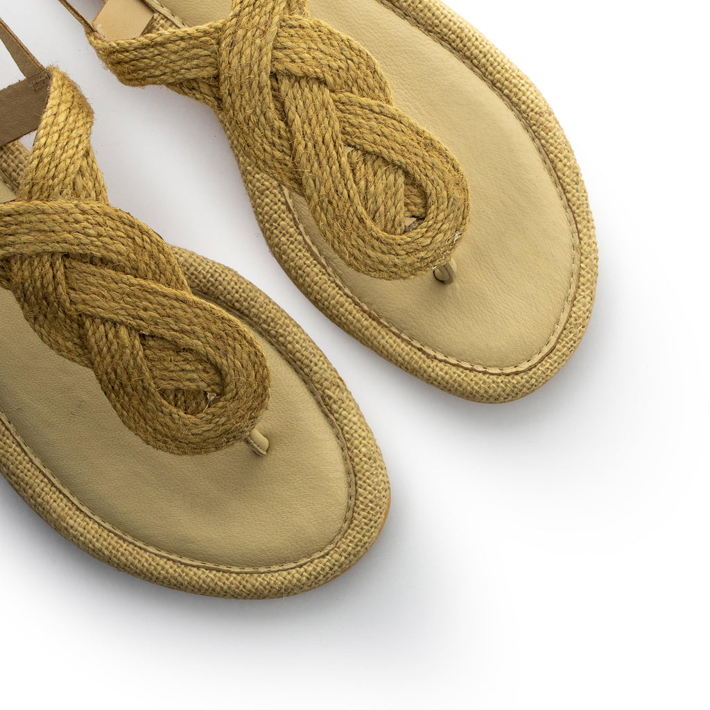 Sandalia plana natural con hebilla GAIA de 220V - GAIA-418-6.jpg