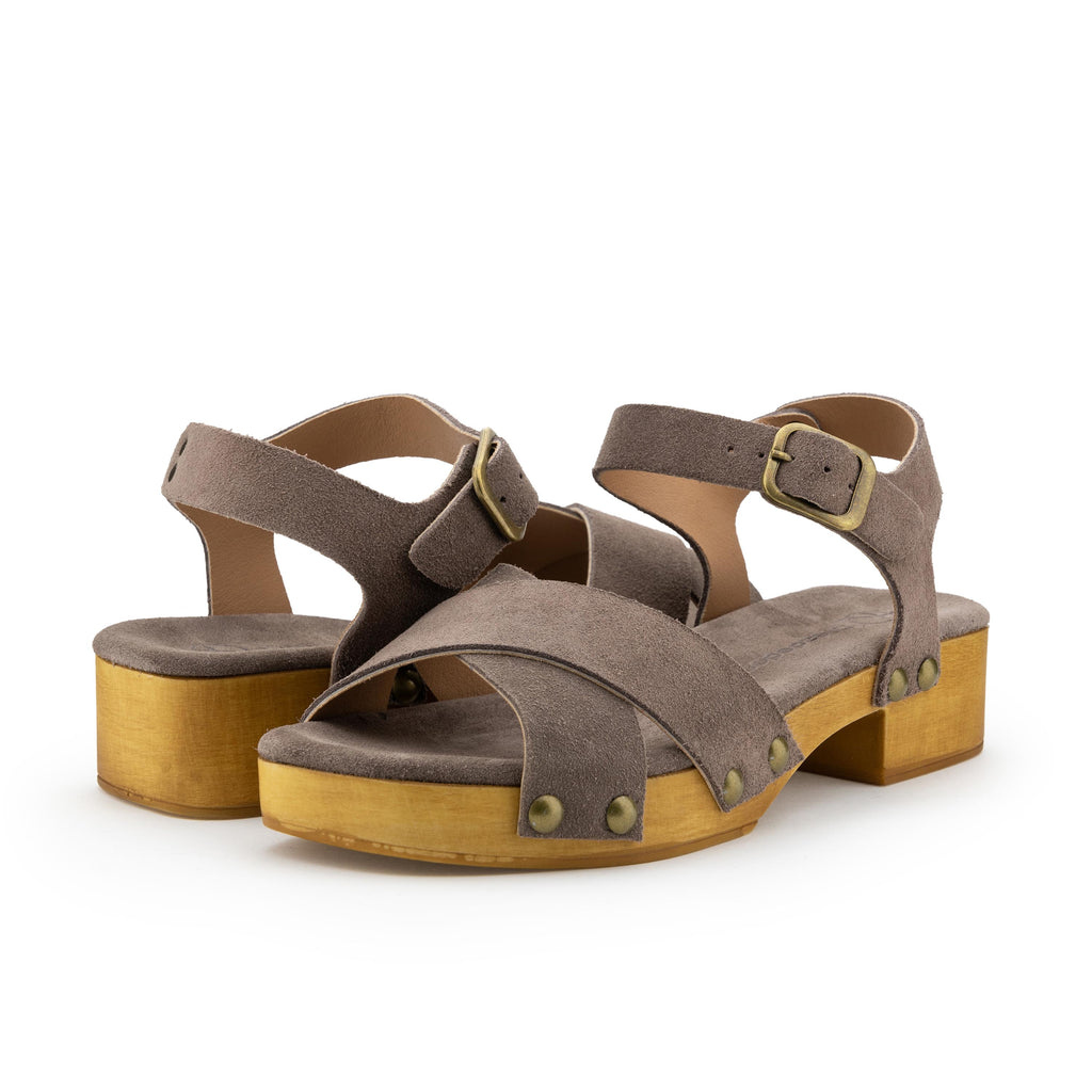 Zueco con tacón taupe con hebilla 7321 de Pepa & Cris - 7321-115-2.jpg