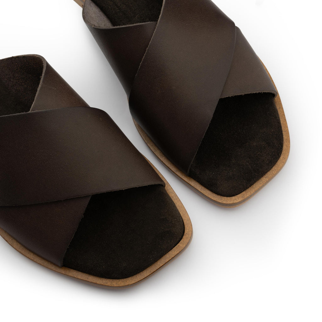 Zueco plano marrón 7735 de Pepa & Cris - 7735-12-6.jpg