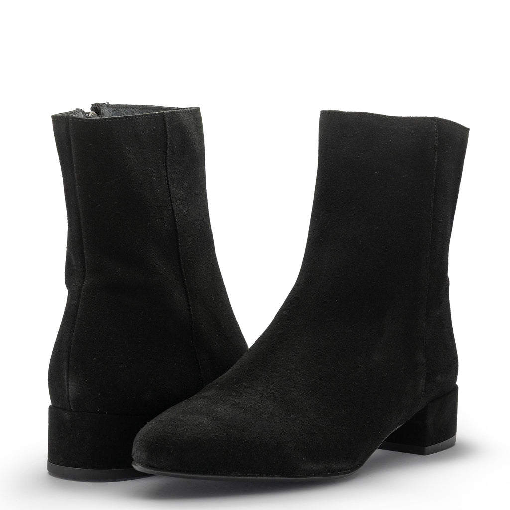 Botín plano ante negro con cremallera 7800A Pepa & Cris