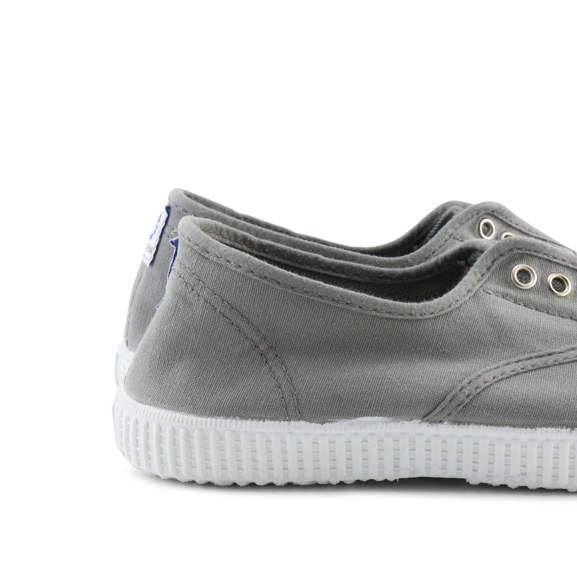 Zapatilla gris claro con elástico 88088 La Cadena - 88088-17-5.jpg