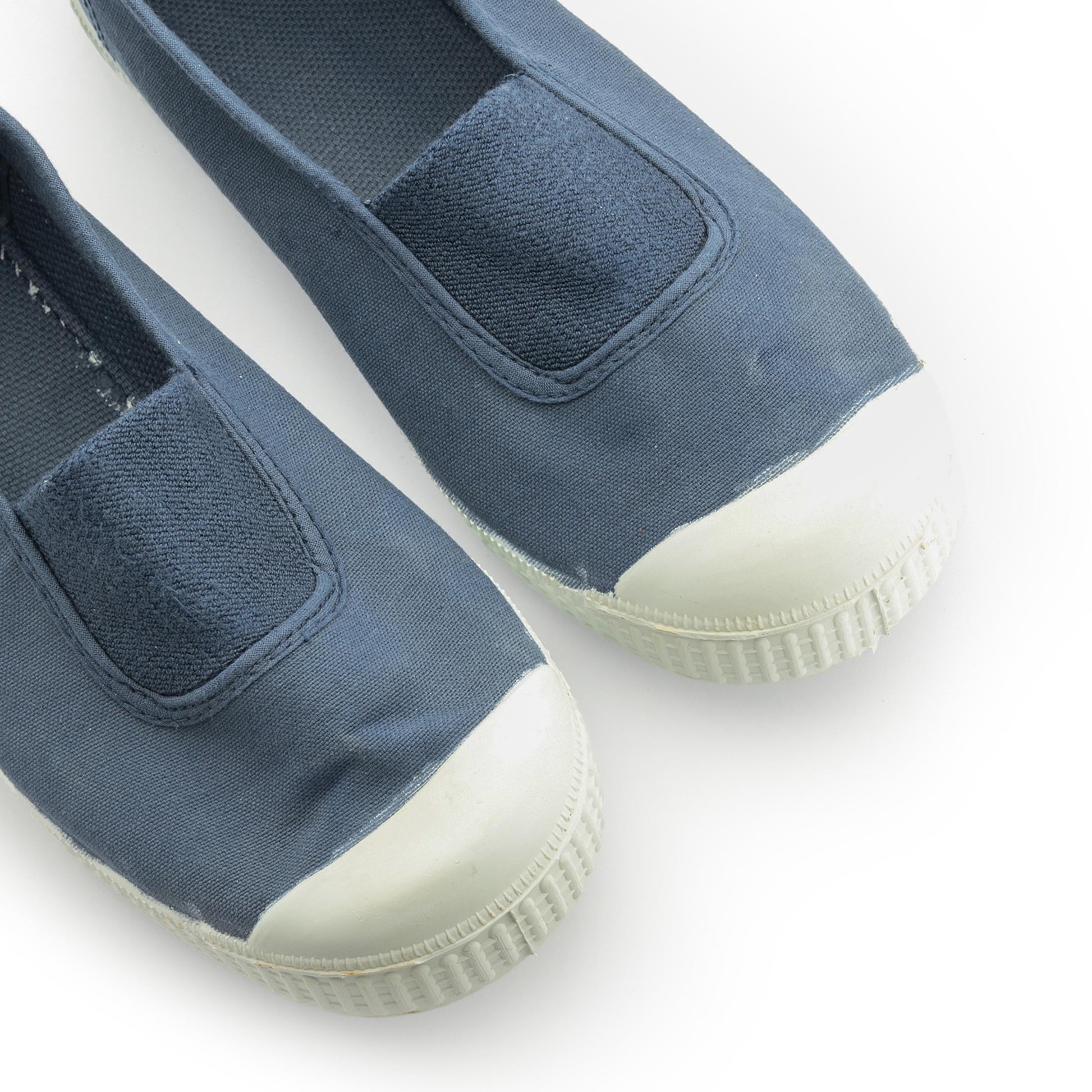 Zapatilla gris con elástico 88478 de La Cadena - 88478-552-6.jpg