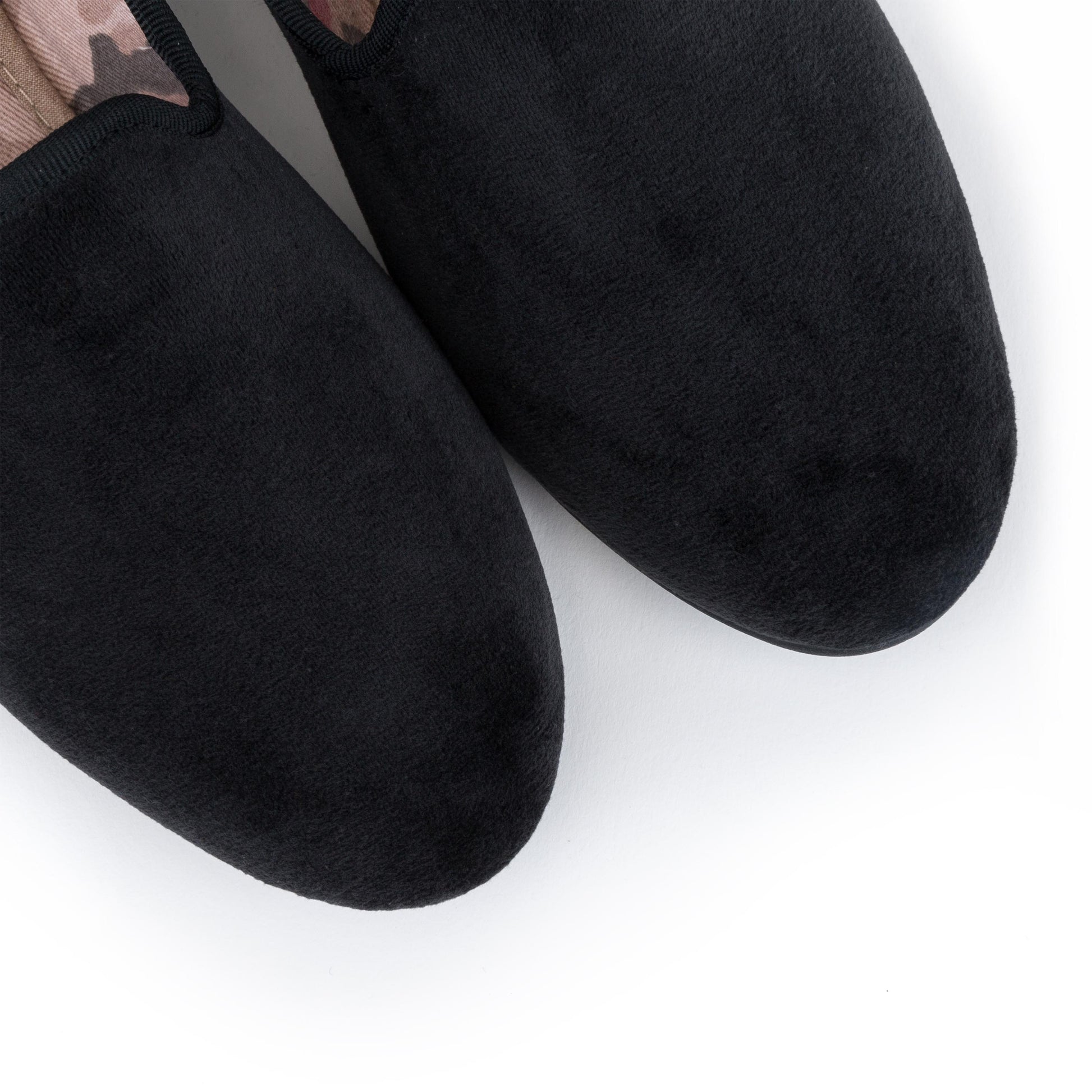 Zapatilla para casa cerrada negro 18401 de La Cadena - 18401-20-6.jpg