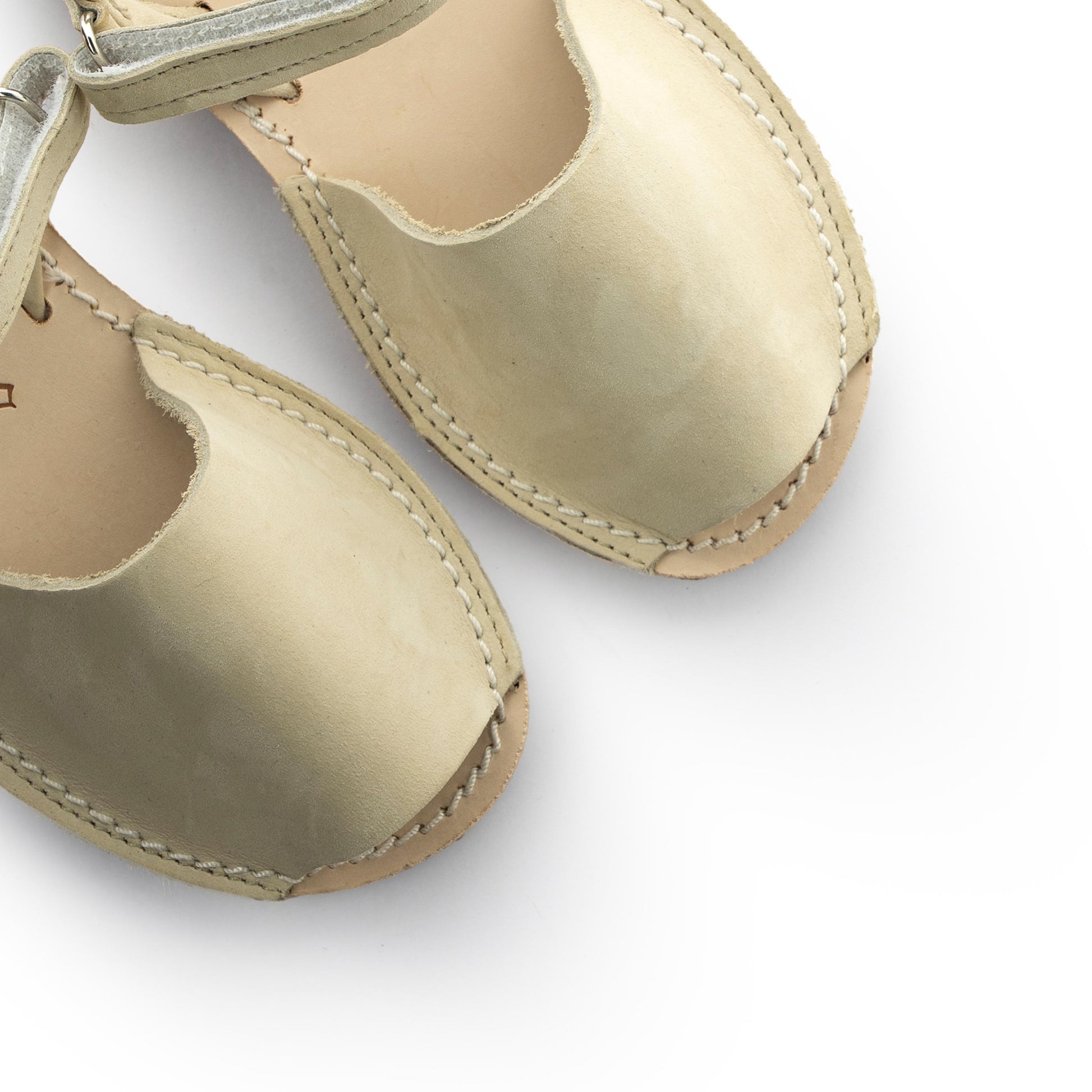 Menorquina plana nobuk beige oscuro 1040 de Jeromín - 1040-122-6.jpg