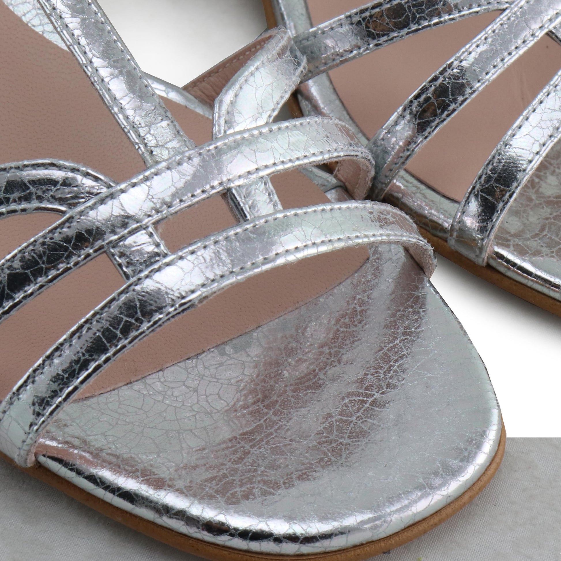 Sandalia con tacón plateado con hebilla 16077 de Joni - 16077-45-6.jpg