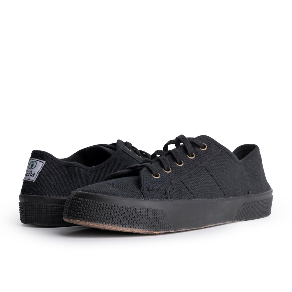 Zapatilla negra 901 Natural World