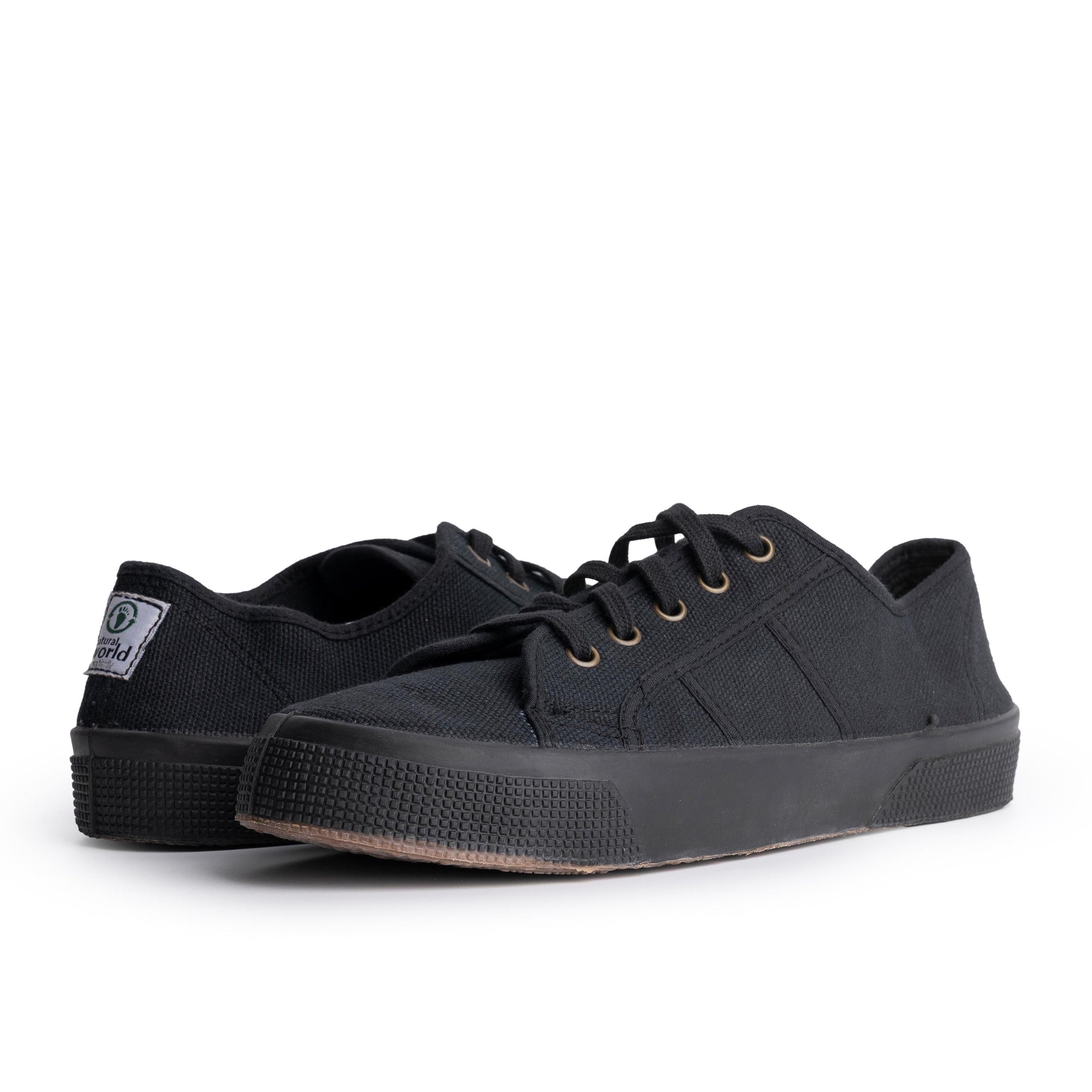 Zapatilla negra 901 Natural World
