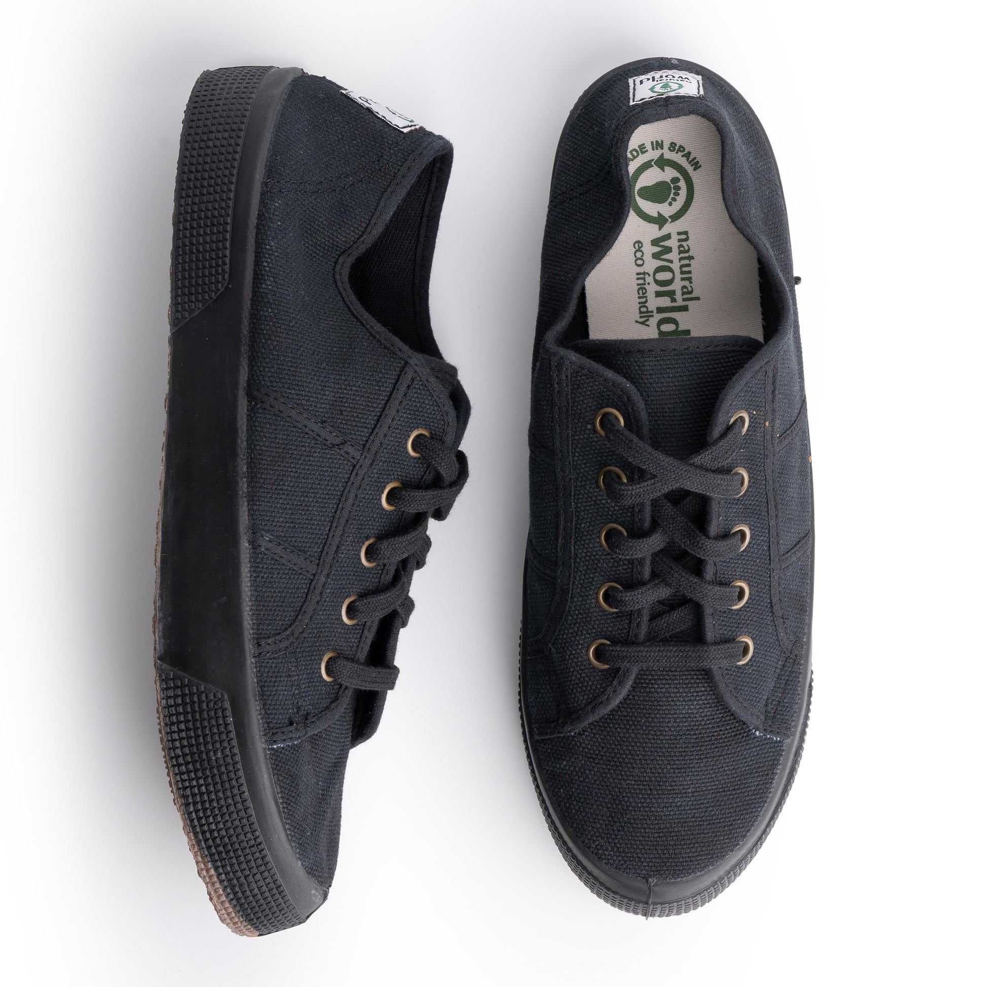 Zapatilla negra 901 Natural World