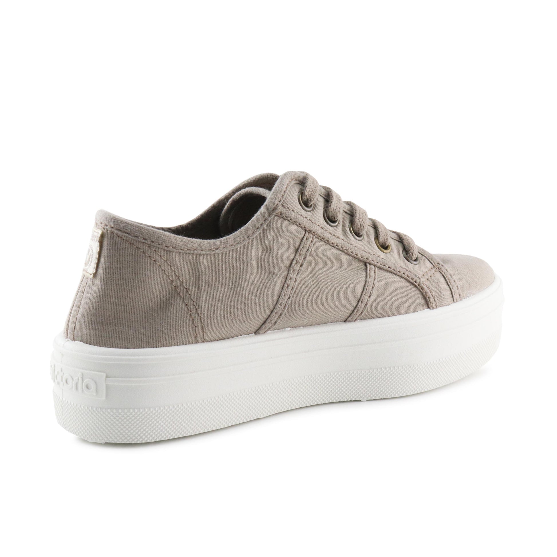 Zapatilla beige lavado con cordón 92138 Victoria - 92138-129-3.jpg