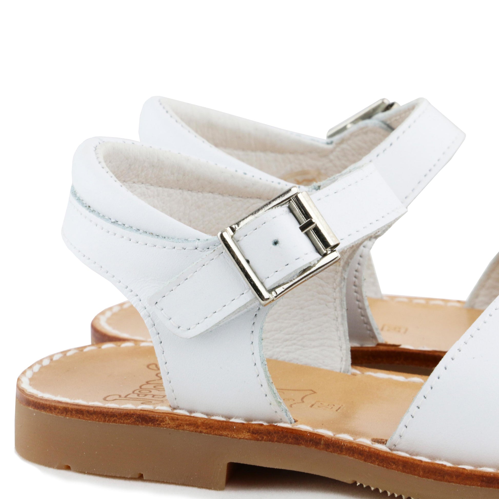 Sandalia plana blanco con hebilla 3302 de Jeromín - 3302-30-6.jpg