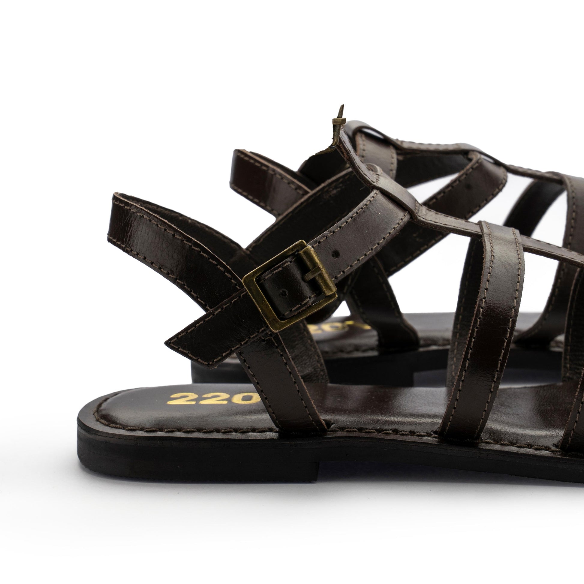 Sandalia plana marrón con hebilla XENA de 220V - XENA-12-5.jpg