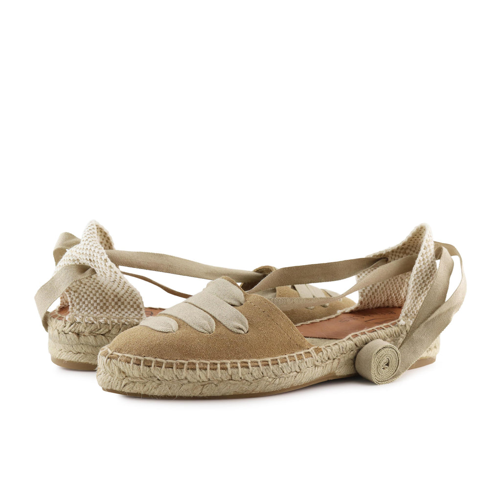 Alpargata plana cerrada arena con cintas ANA Pepa&Cris - ANA-398-2.jpg