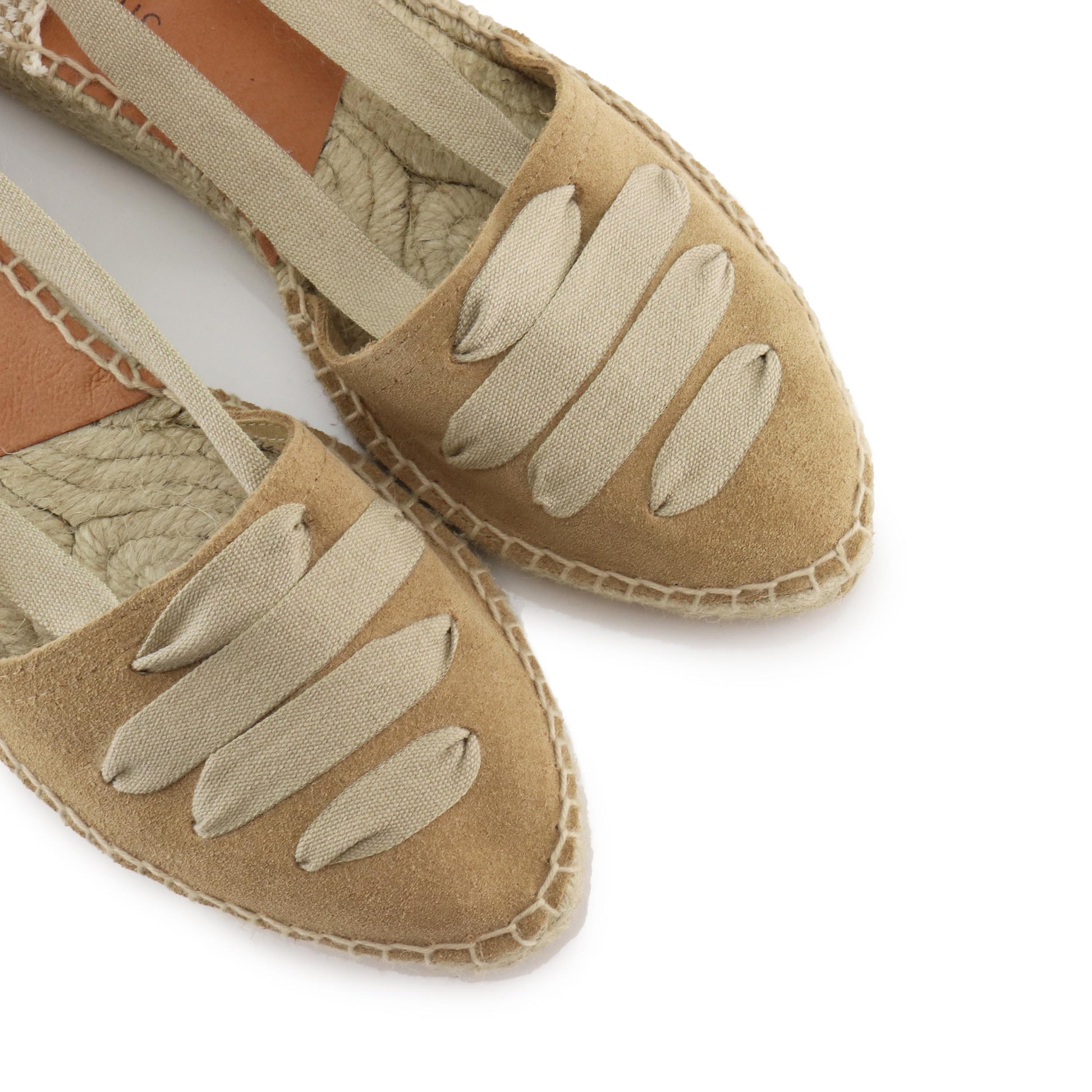 Alpargata plana cerrada arena con cintas ANA Pepa&Cris - ANA-398-6.jpg