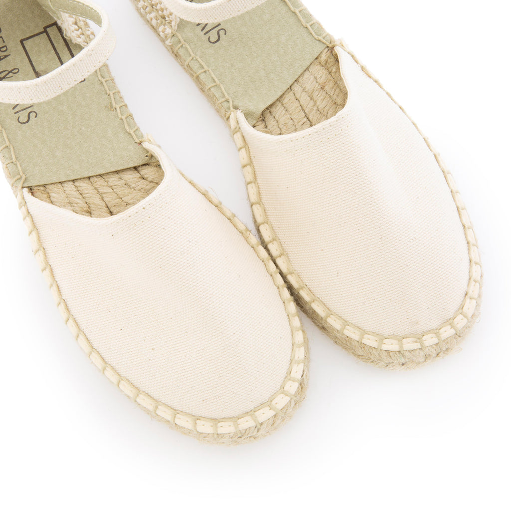 Alpargata cerrada crudo con hebilla CLARITA Pepa&Cris - CLARITA-351-6.jpg