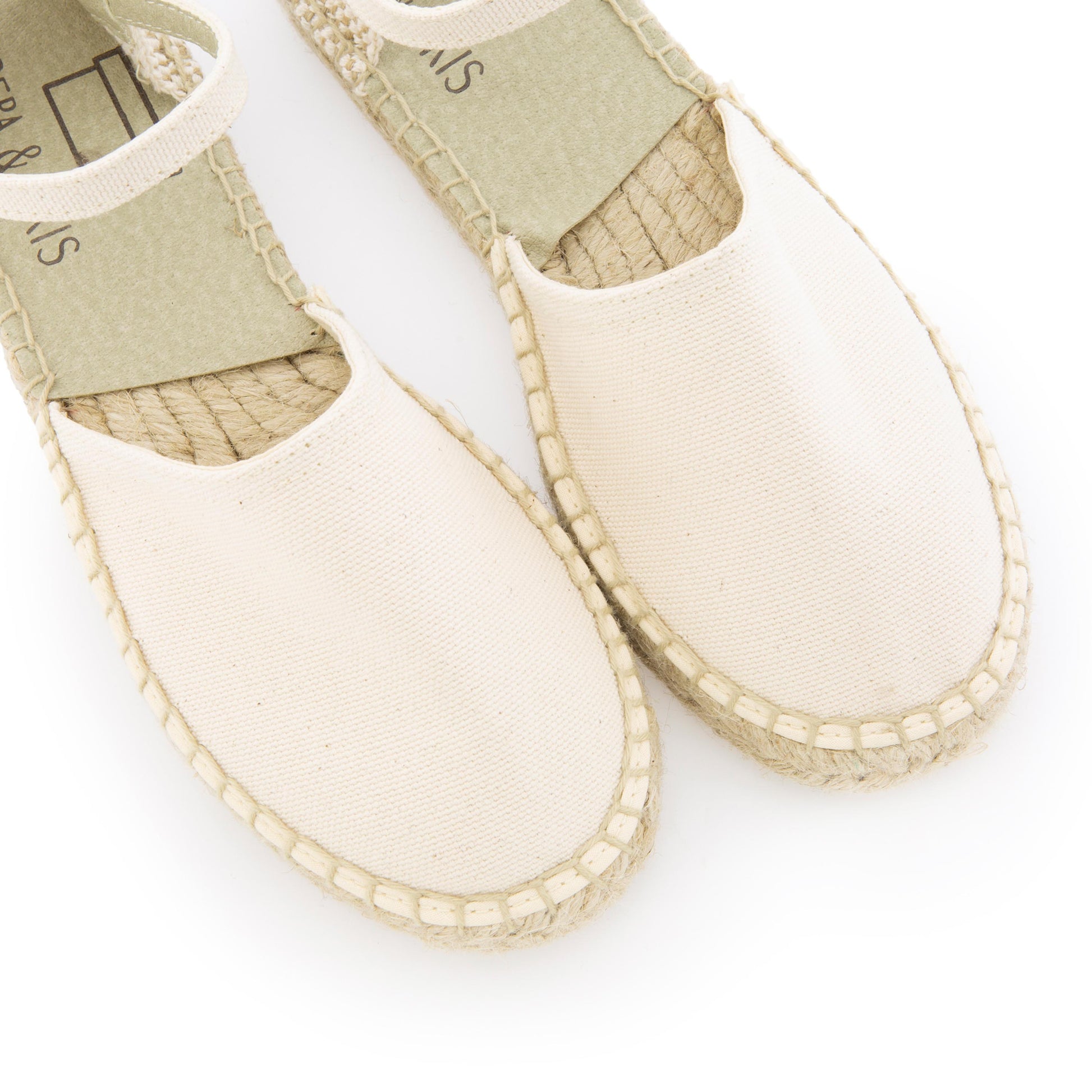 Alpargata cerrada crudo con hebilla CLARITA Pepa&Cris - CLARITA-351-6.jpg