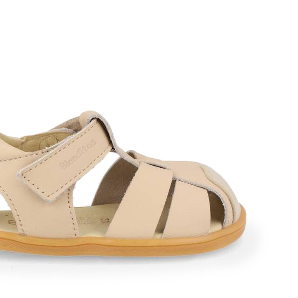 Sandalia barefoot beige COSTA Blanditos