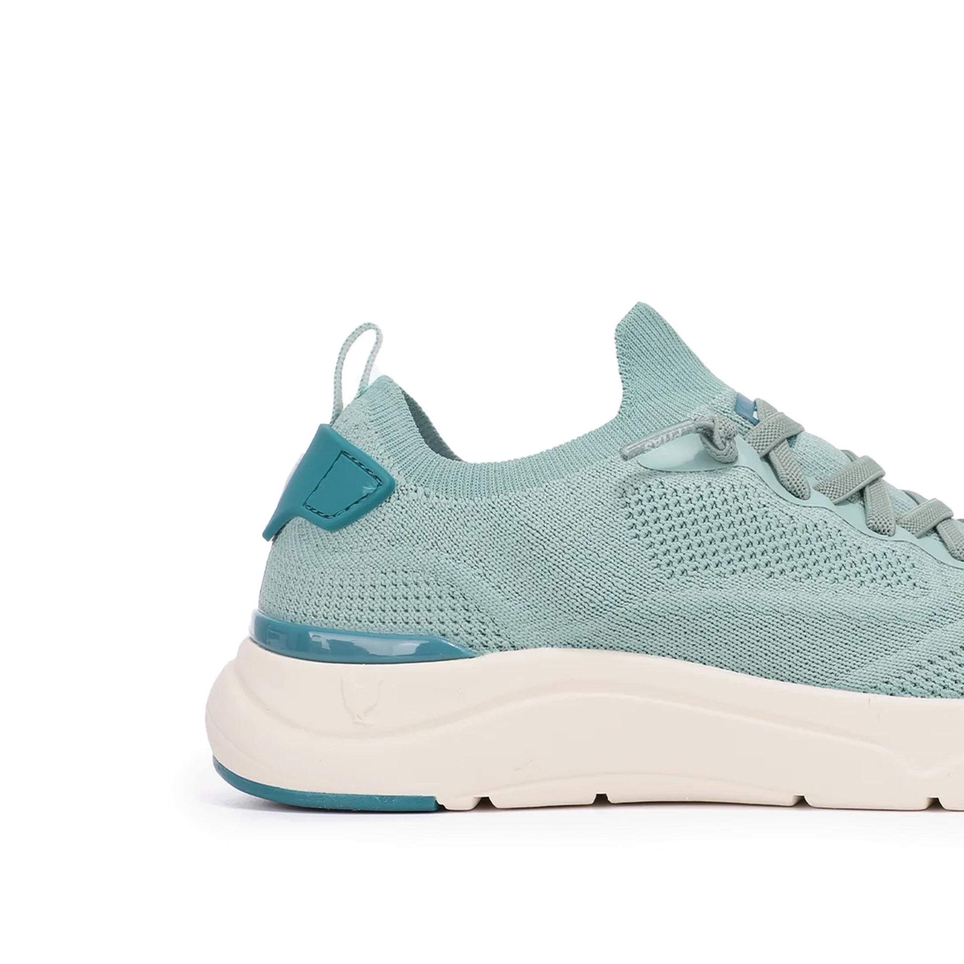 Deportiva verde agua CUE Walk in Pitas