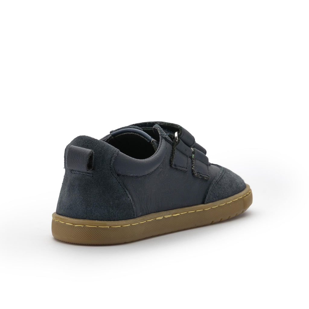 Deportiva barefoot azul con velcro DELFIN de Blanditos