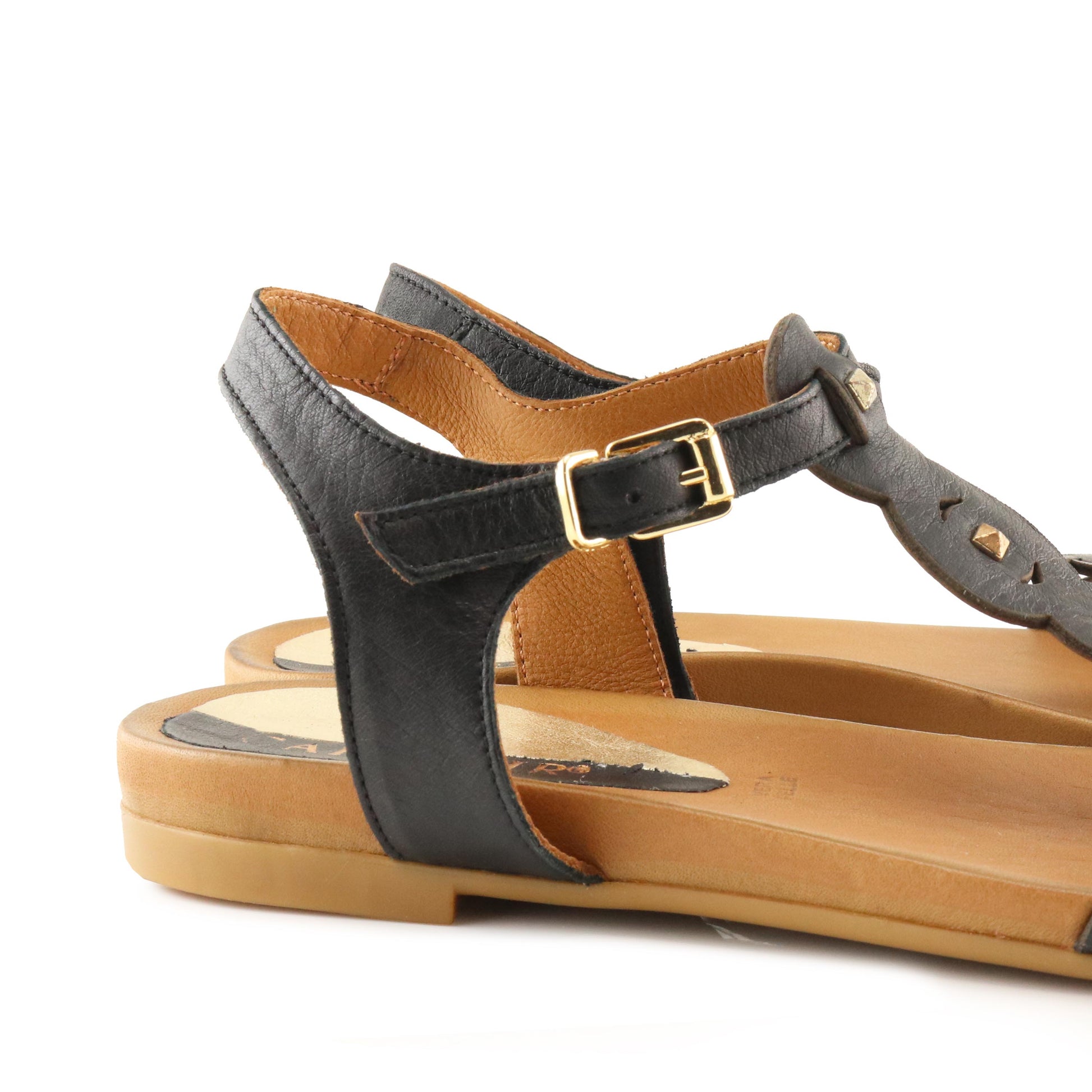 Sandalia plana negro con hebilla GA103 de Café Noir - GA103-20-5.jpg