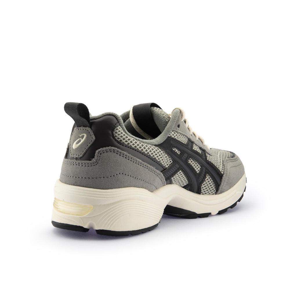 Deportiva gris/negro con cordón GEL1090 de Asics - GEL1090-327-3.jpg