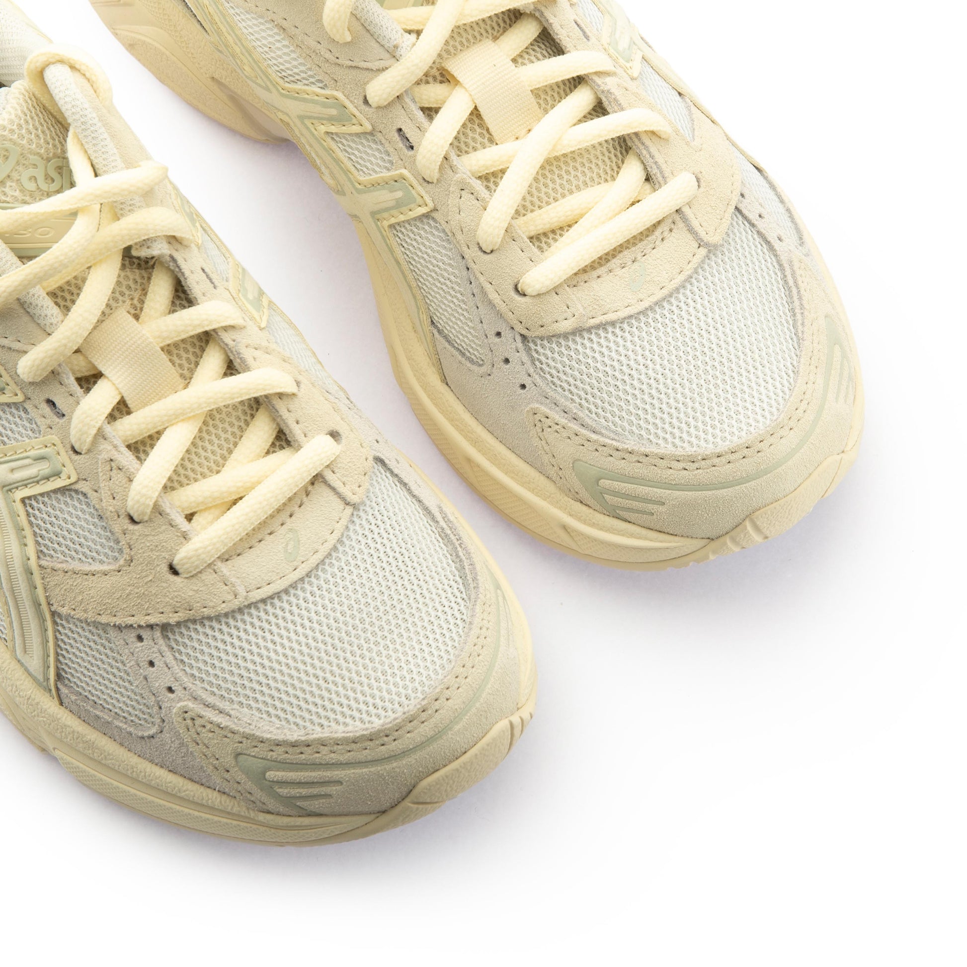 Deportiva beige claro con cordón GEL1130 de Asics - GEL1130-95-6.jpg