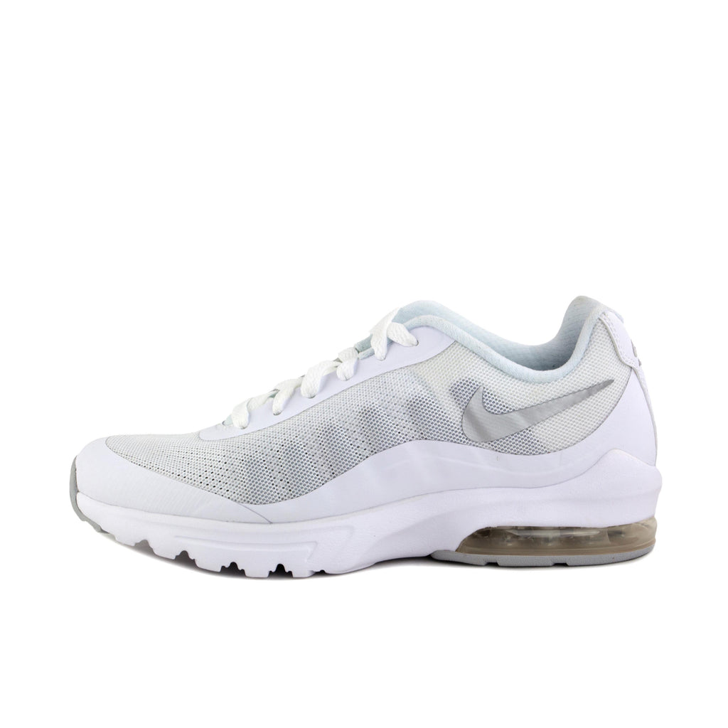 Deportiva blanco con cordón INVIGOR de Nike - INVIGOR-30-PLATA-1.jpg