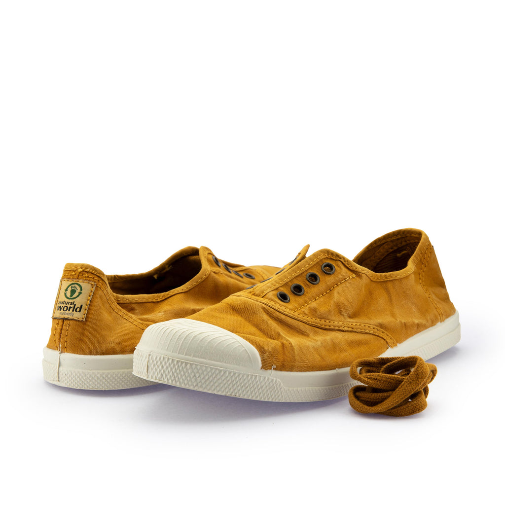 Zapatilla mostaza de cordón y elástico LONA102 Natural World - LONA102-214-2.jpg