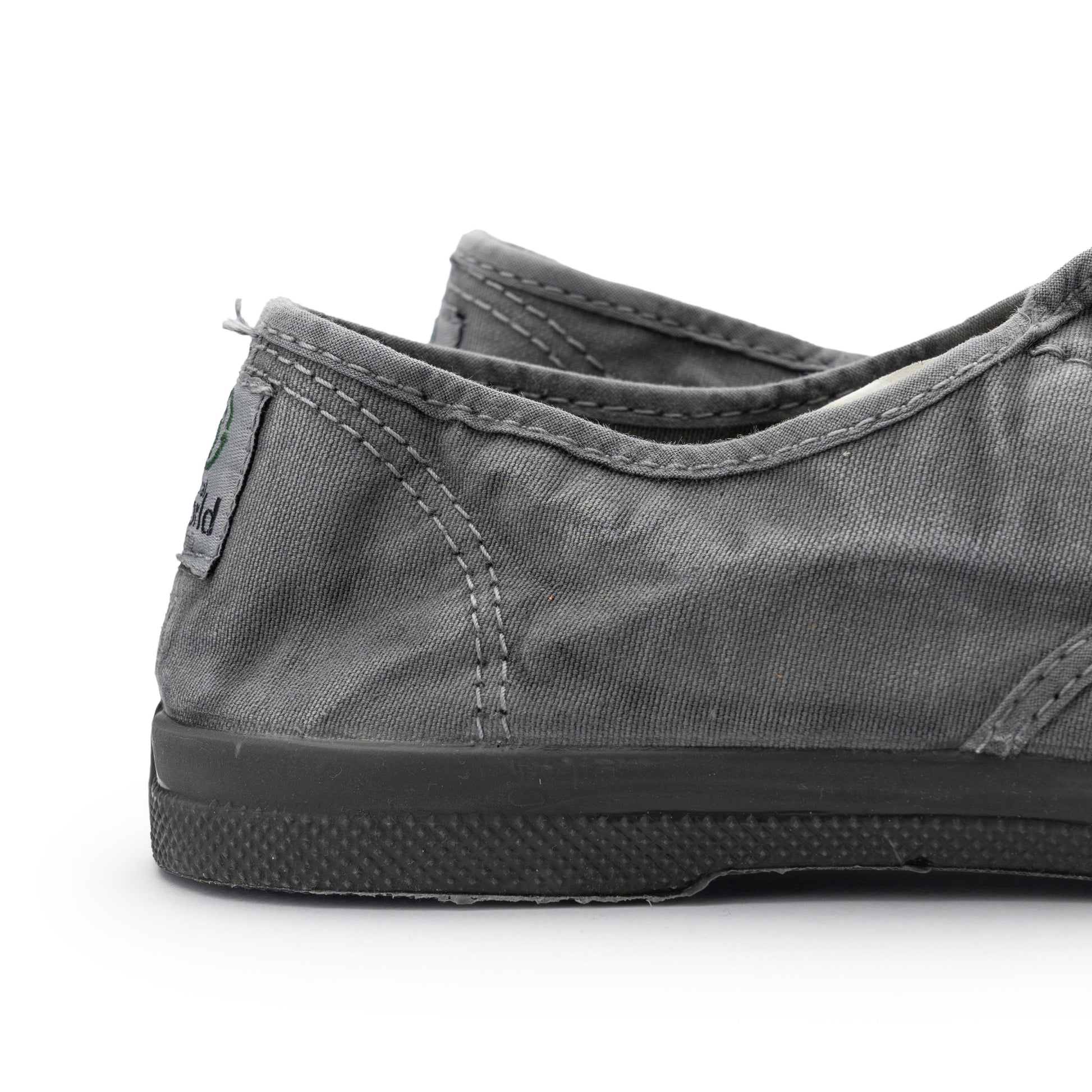 Zapatilla gris con cordón y elástico LONA133 Natural World - LONA133-162-5.jpg