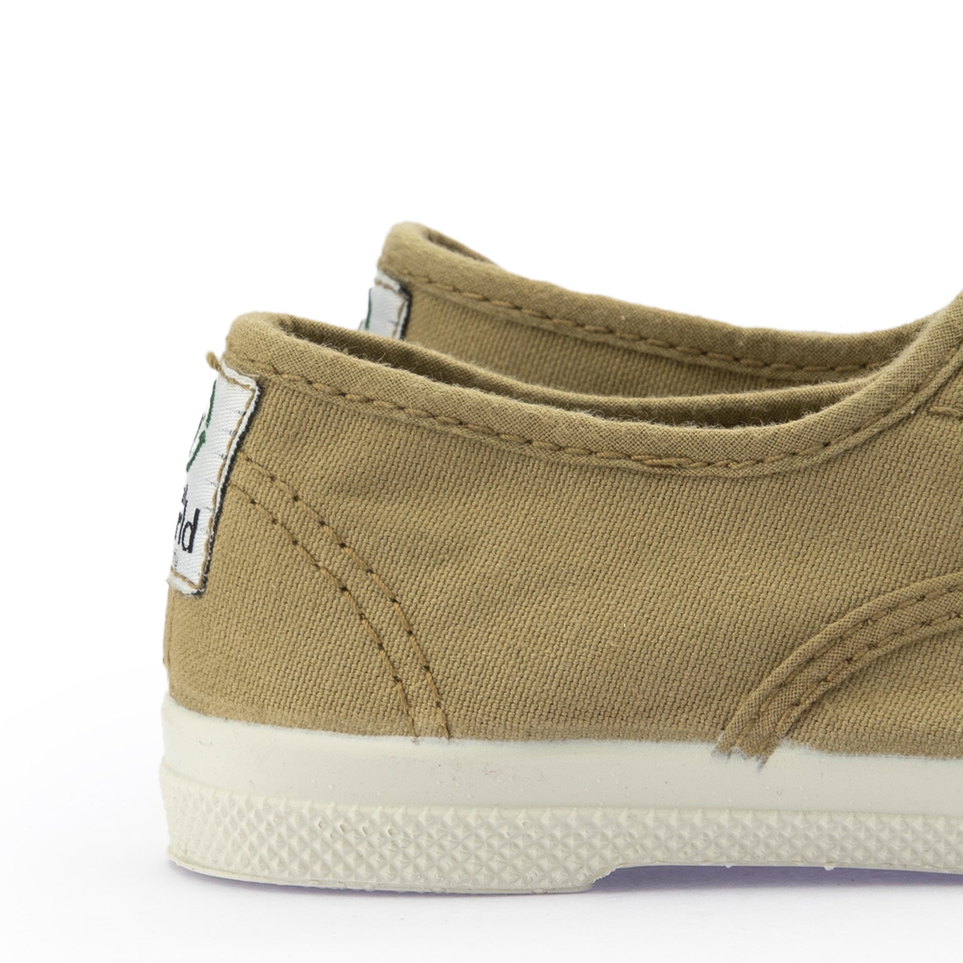 Zapatilla camel con cordón y elástico LONA3102 Natural World - LONA3102-67-5.jpg