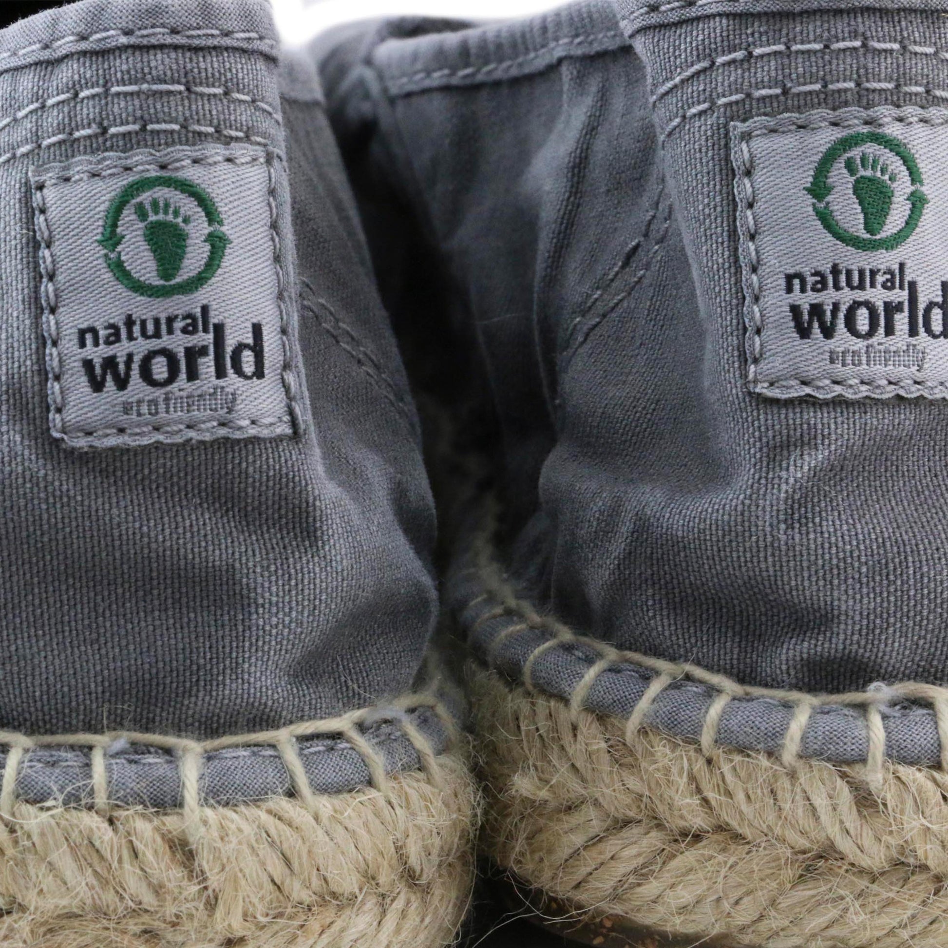 Alpargata cerrada gris de elástico LONA325 Natural World - LONA325-131-6.jpg