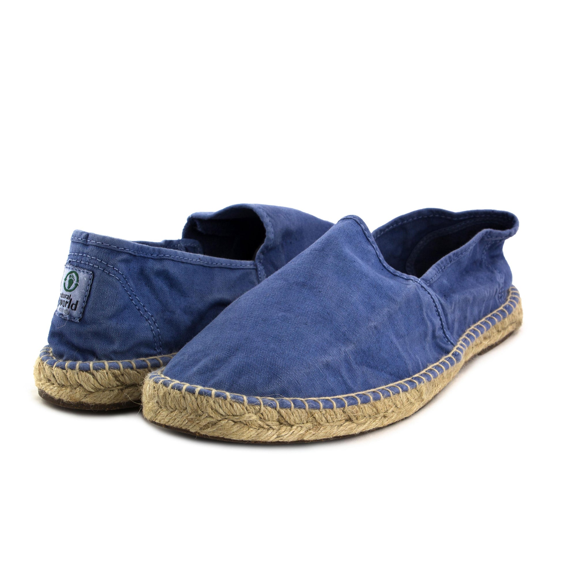Alpargata cerrada celeste de elástico LONA325 Natural World - LONA325-206-2.jpg