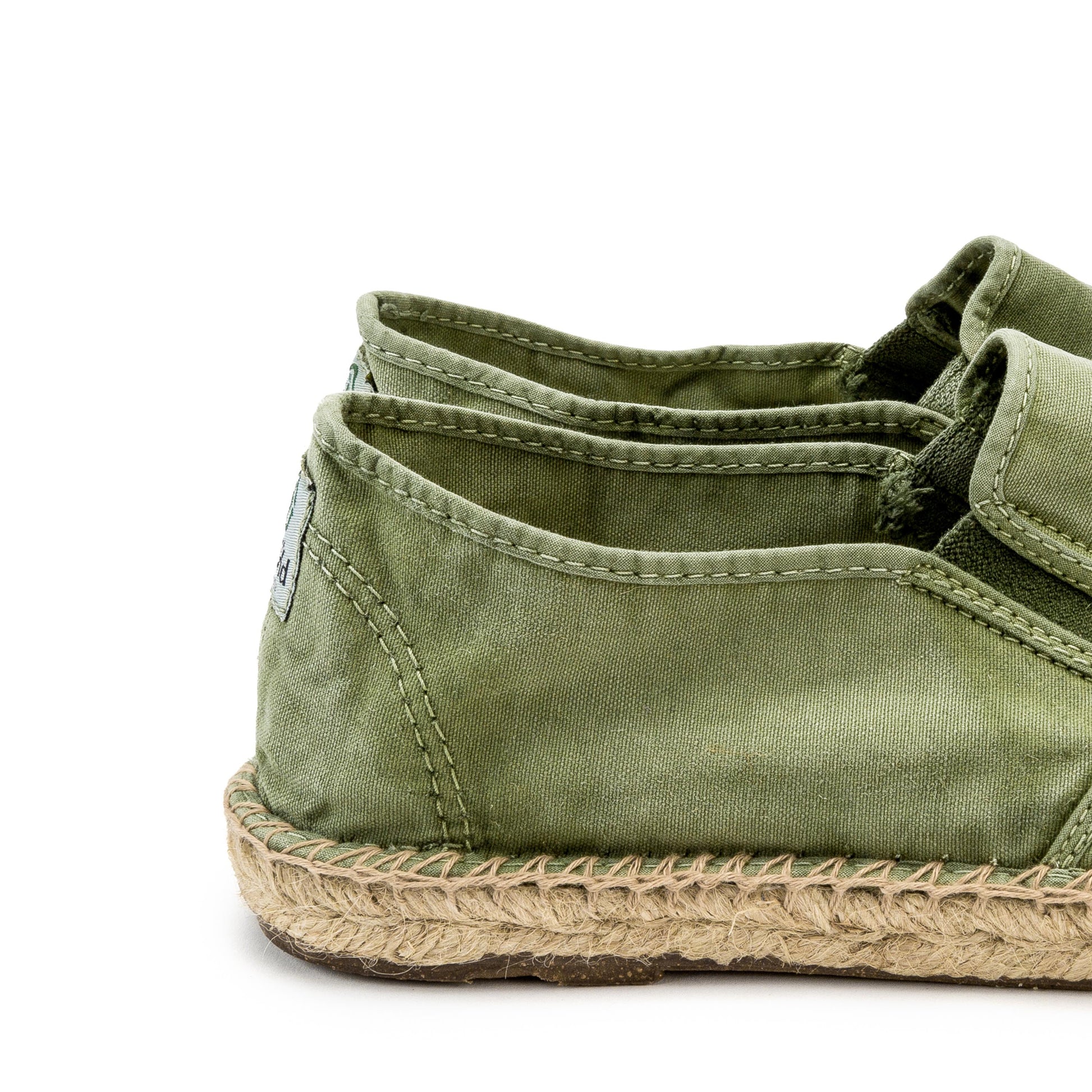 Alpargata cerrada oliva con elástico LONA330 Natural World - LONA330-453-5.jpg