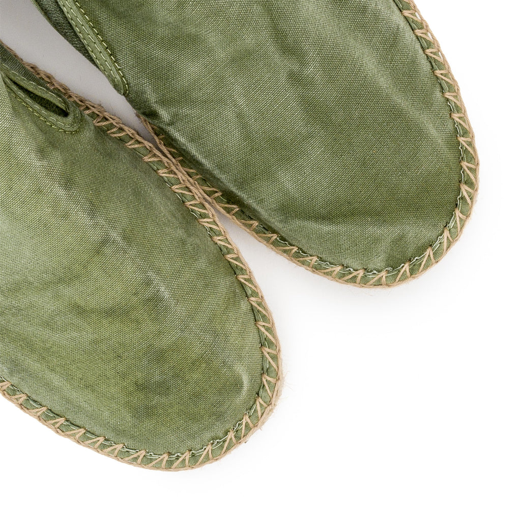 Alpargata cerrada oliva con elástico LONA330 Natural World - LONA330-453-6.jpg