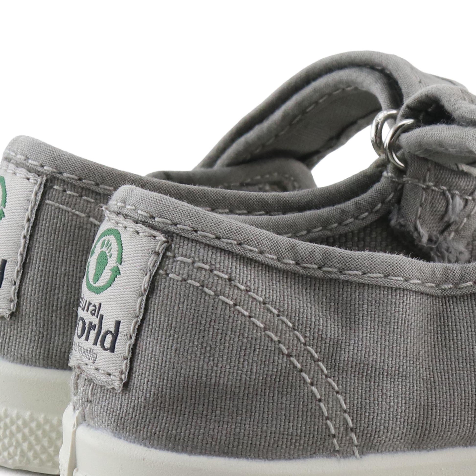 Mercedita gris claro con velcro LONA476 Natural World - LONA476-17-6.jpg