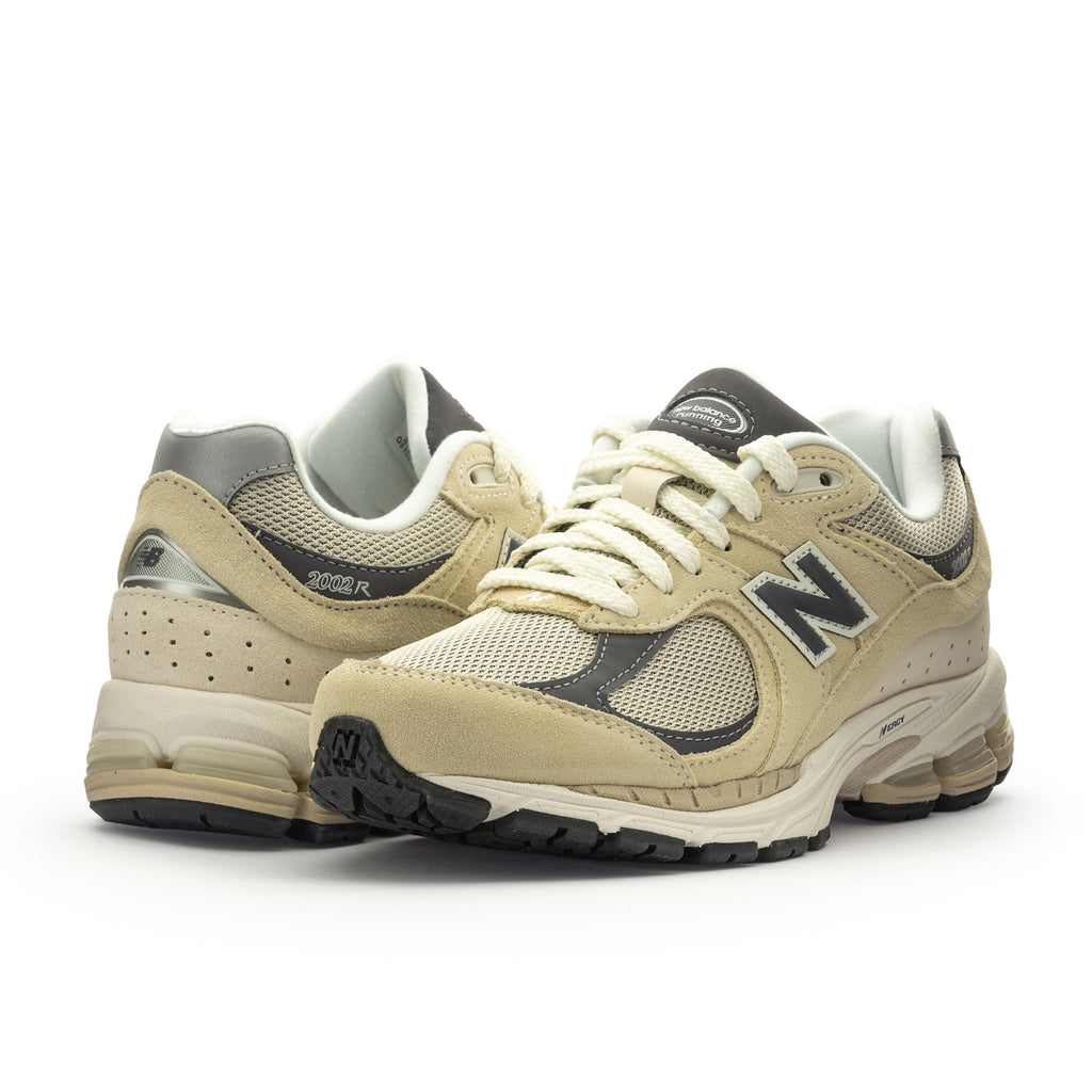 Deportiva beige/gris con cordón M2002RFA de New Balance - M2002RFA-553-2.jpg