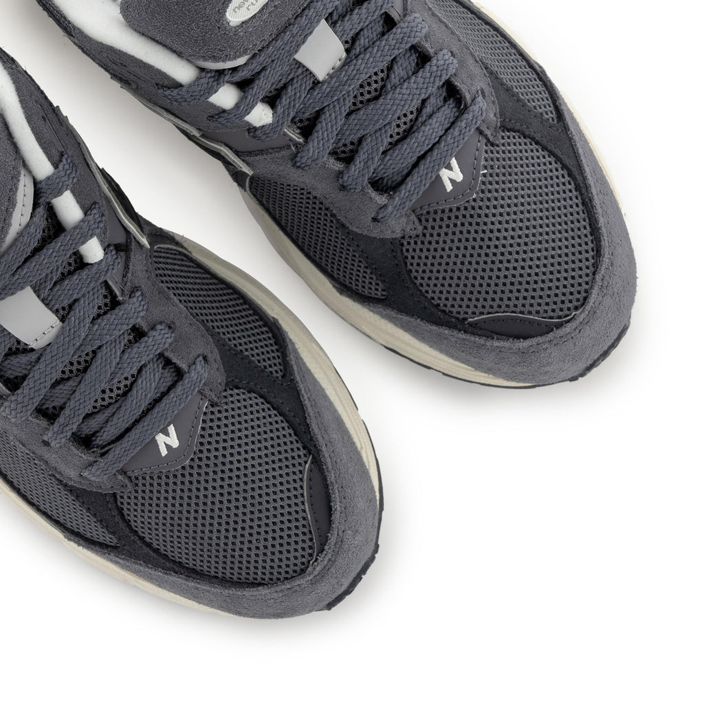 Deportiva gris oscuro con cordón M2002RFL New Balance - M2002RFL-111-6.jpg