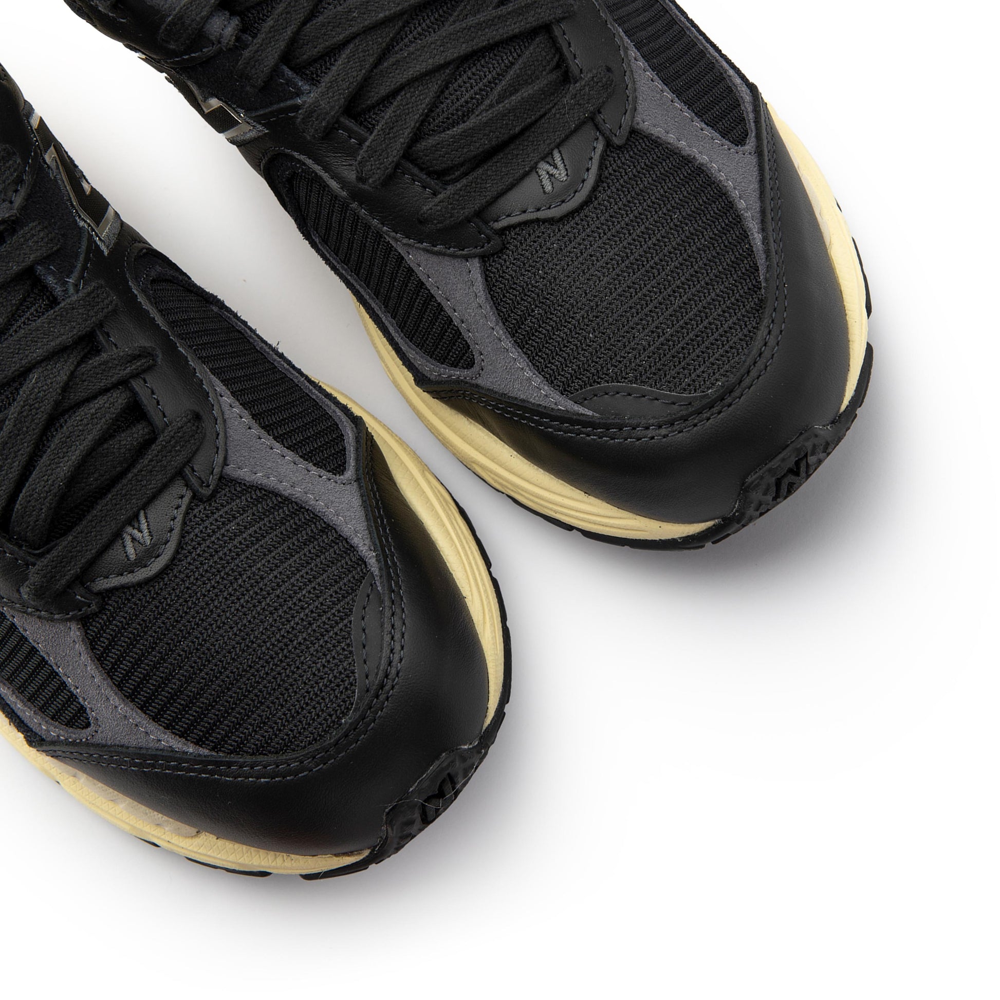 Deportiva negro con cordón M2002RIB de New Balance - M2002RIB-20-6.jpg