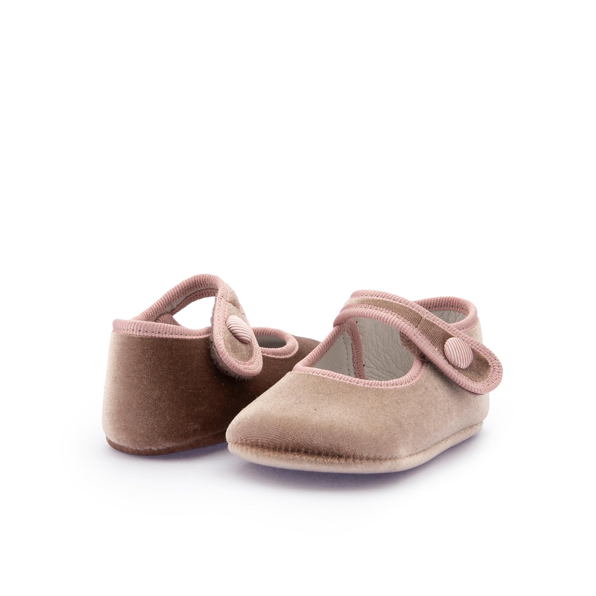 Mercedita nude con botón MP129 de Jeromín - MP129-335-2.jpg