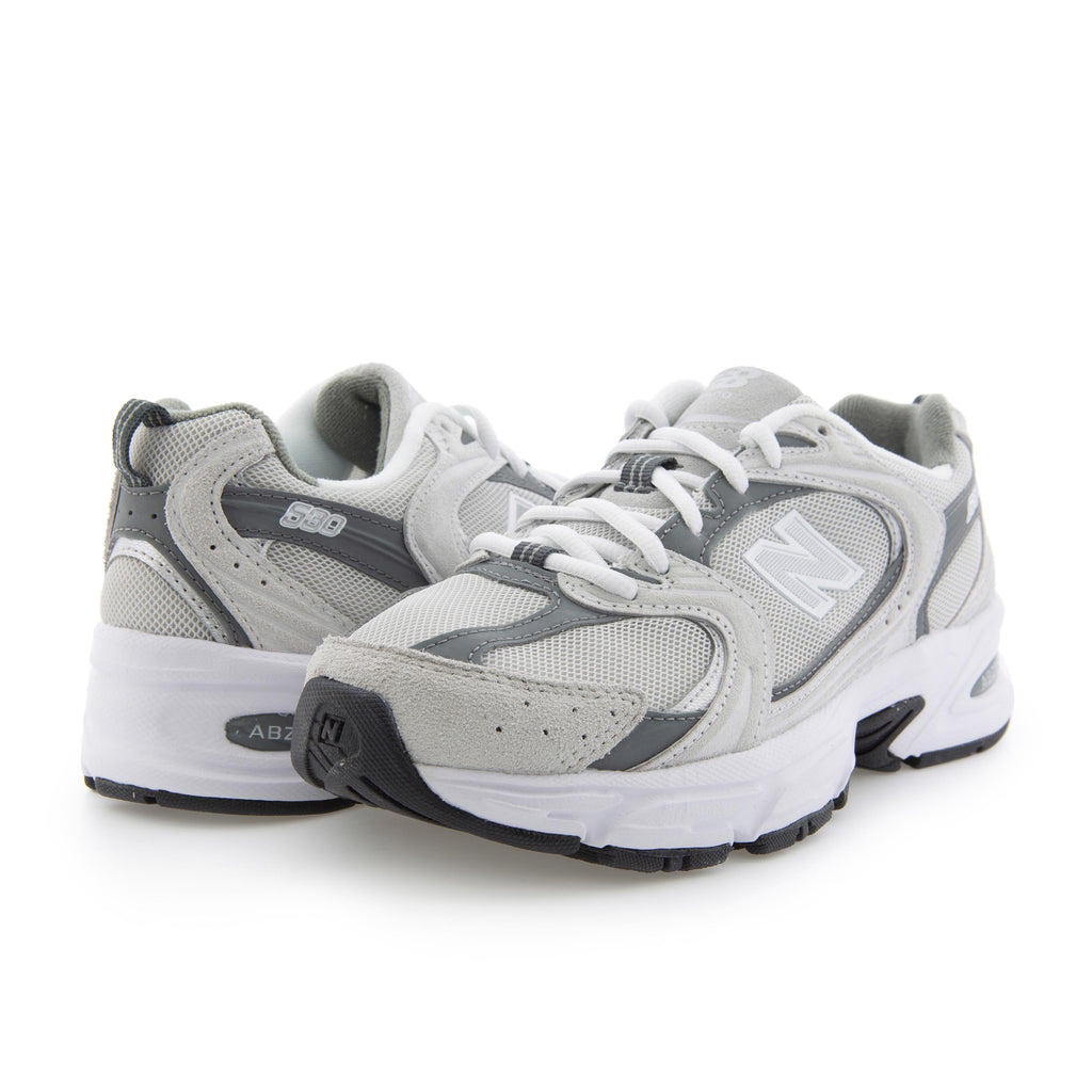Deportiva gris claro con cordón MR530CB de New Balance - MR530CB-17-2.jpg
