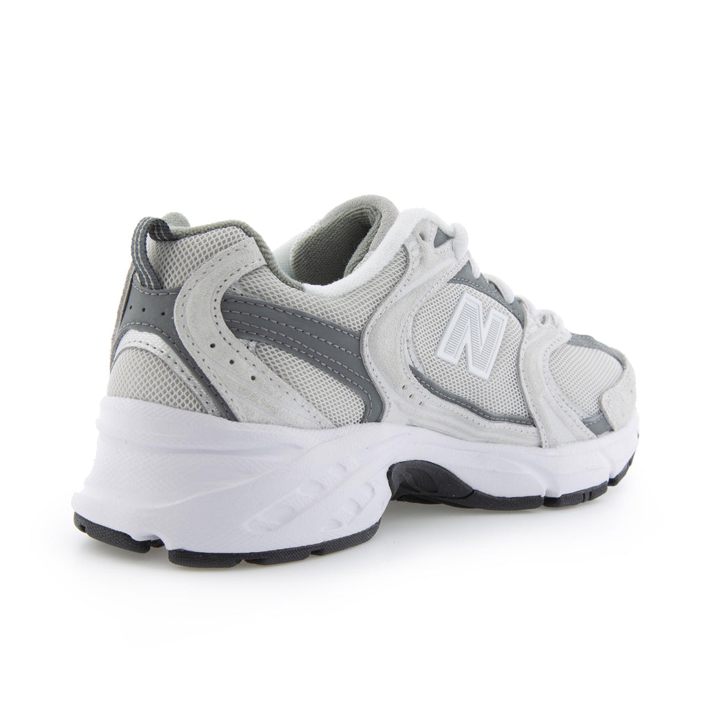 Deportiva gris claro con cordón MR530CB de New Balance - MR530CB-17-3.jpg