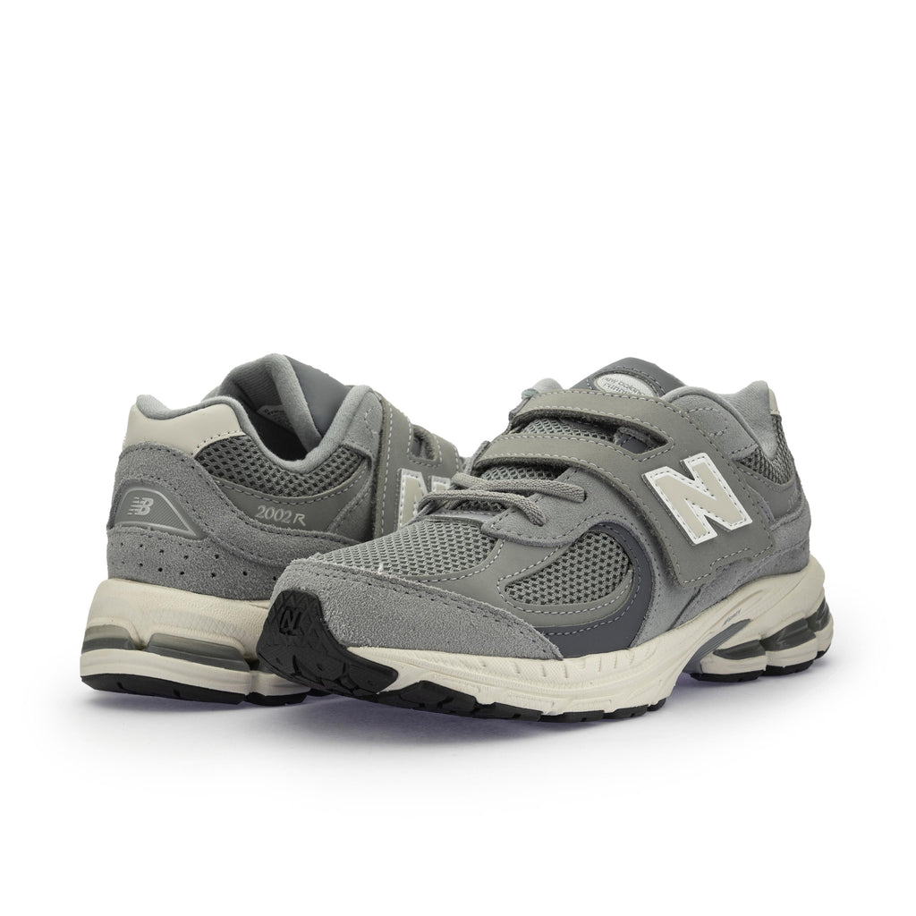 Deportiva ante gris con cordón y velcro PV2002ST New Balance - PV2002ST-121-2.jpg