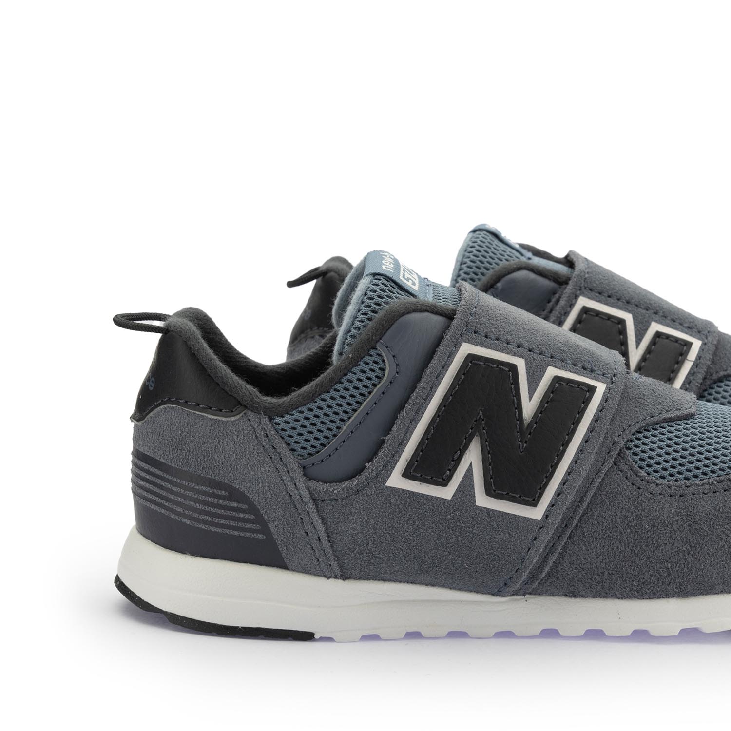 Deportiva azul jeans con velcro PV574GGE de New Balance - Deportiva con velcro azul jeans PV574GGE de New Balance